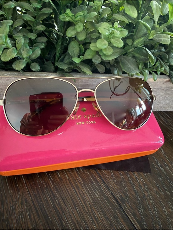 kate spade Accessories - kate spade Avaline Aviator Sunglasses with Case and Lense Cloth